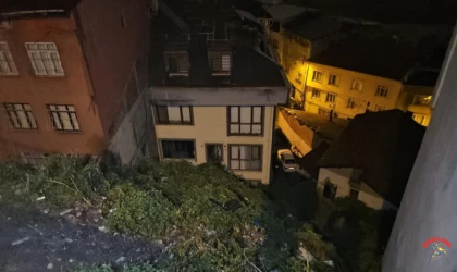 Eyüpsultan'da yağmur sonrası toprak kayması: Apartmandaki 25 kişi tahliye edildi