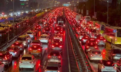 İstanbul Trafiğinde Haftanın İlk Günü Yoğunluk: Araçlar İlerlemekte Zorlandı
